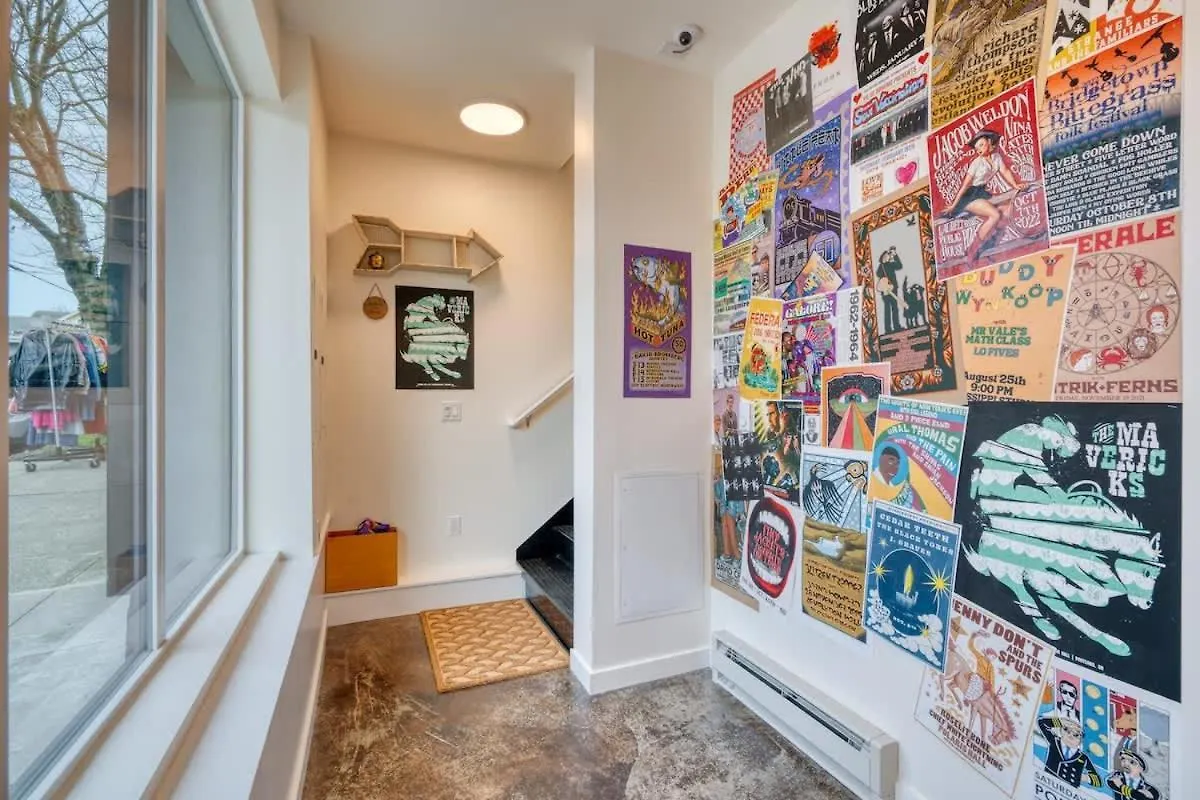 Holiday home Stay Portland - Crossroads Vintage Funk Penthouse - 94 Walkscore United States