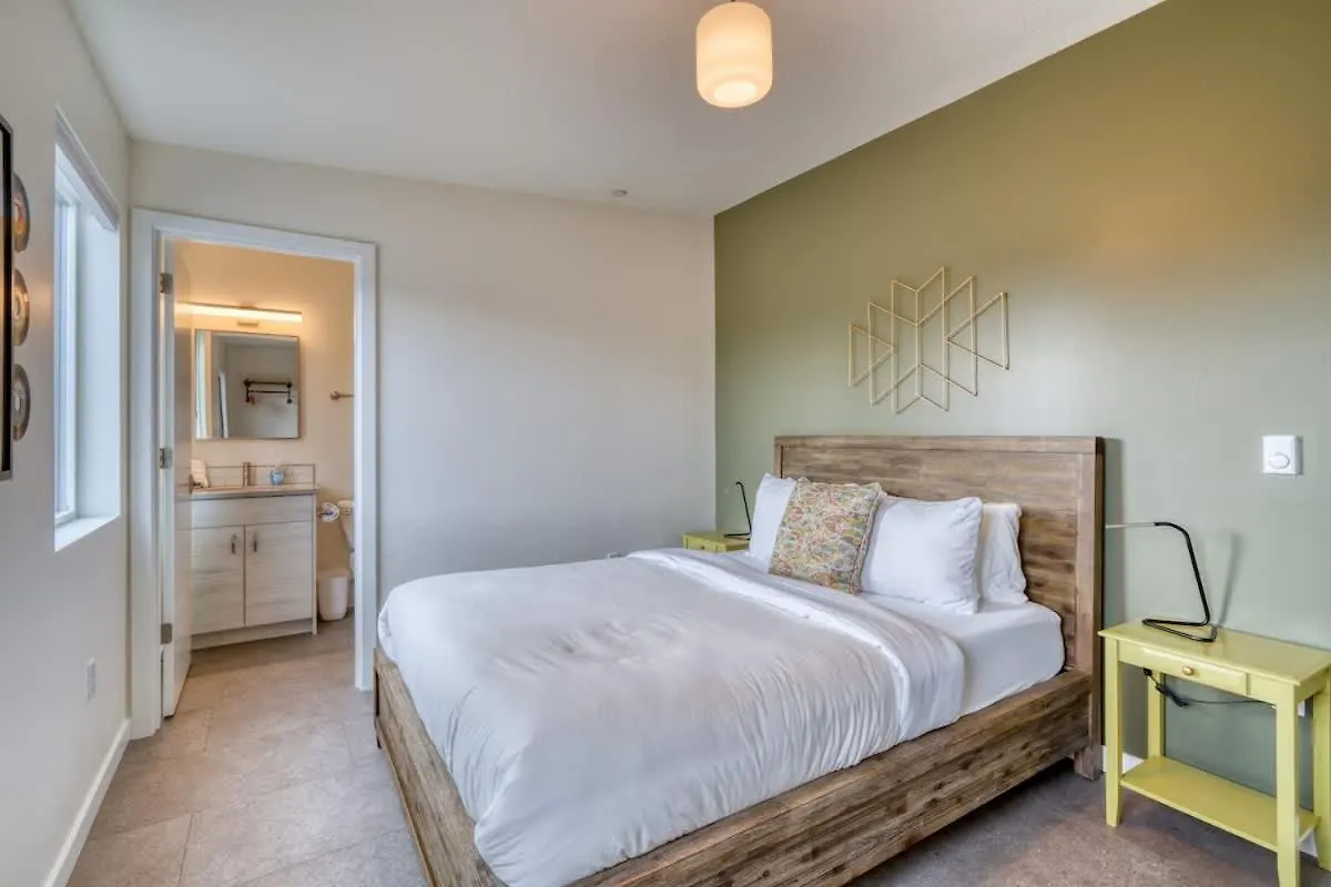 Stay Portland - Crossroads Vintage Funk Penthouse - 94 Walkscore Holiday home